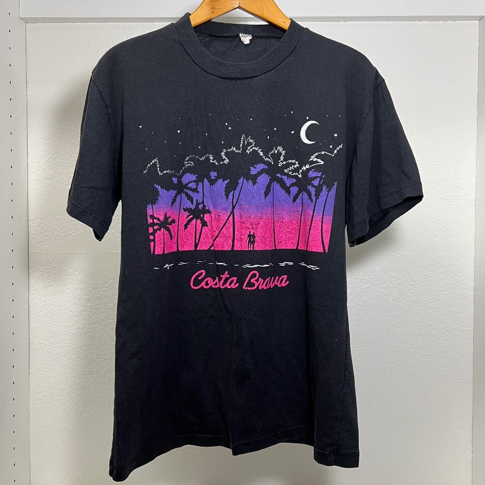 Vintage Costa Brava Souvenir T-Shirt With Sunset Illustration Graphic Black Pink